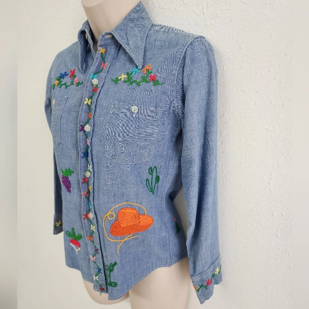 Vtg Montgomery Ward Embroidered Denim Shirt Colorful Western Aninmals Florals 12